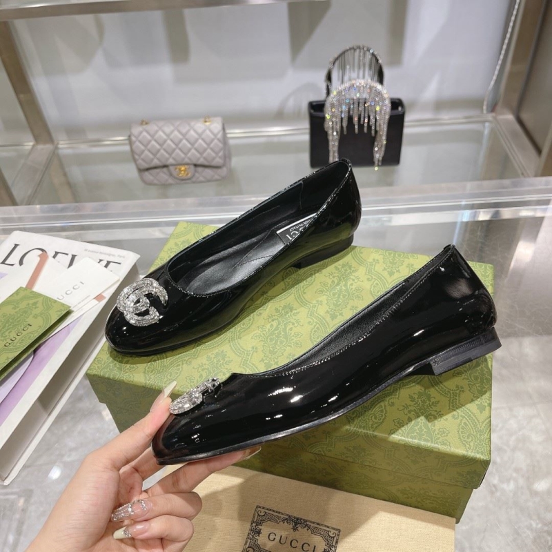 Gucci Flat Shoes